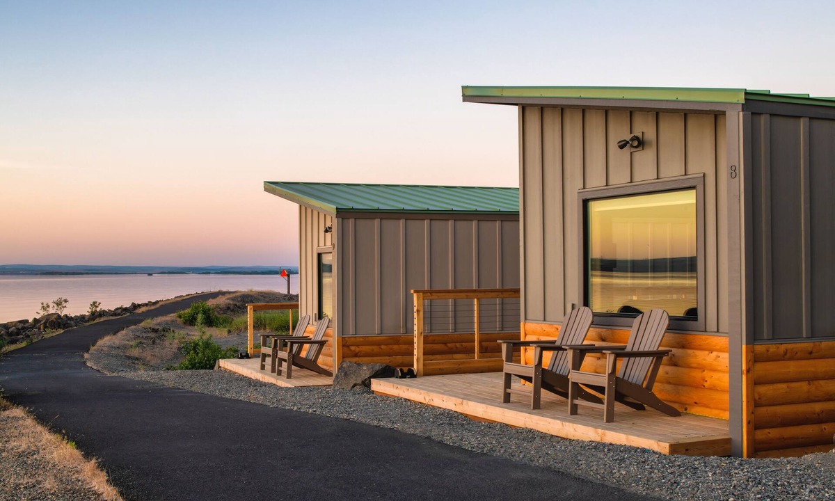 Boardman Hotel | River Lodge and Cabins