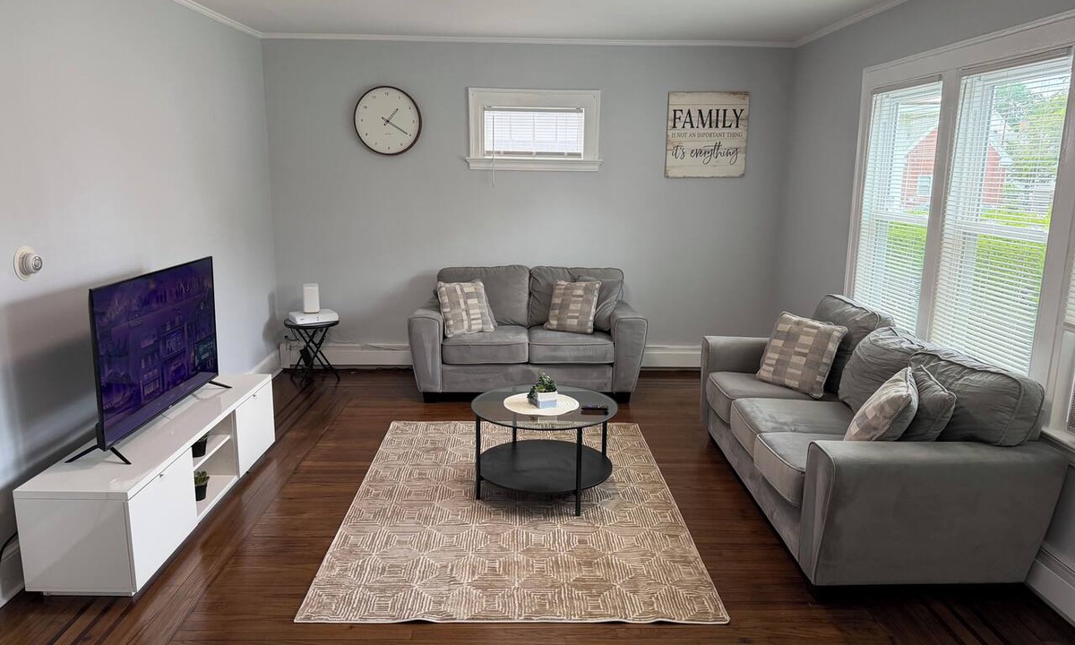 West Haven Apartment | Spacious 1BR,2 Bloks to Beach+Parking