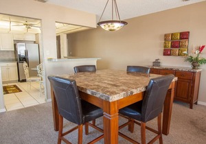 Beachfront Escape with Beach, Pool, Hot Tub & Corner Unit. Tickets Included to Top Attractions Daily in Madeira Beach