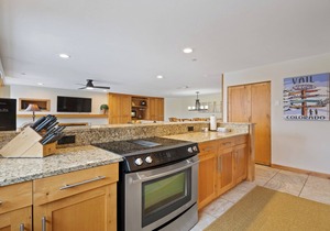 Spacious 2BR Open Concept Remodeled Kitchen & Baths | Flexible Sleeping in Vail