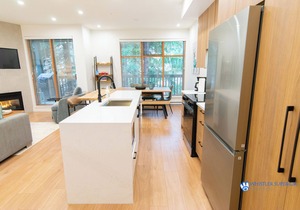 Upgraded Whistler Village Condo. BBQ on the Deck, Pool and Hot Area in Whistler