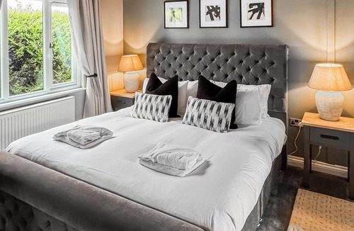Scawton Ski Chalet | 1 bedroom accommodation in Easingwold