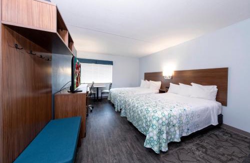 New Castle Hotel | HomeTowne Studios by Red Roof Wilmington - New Castle