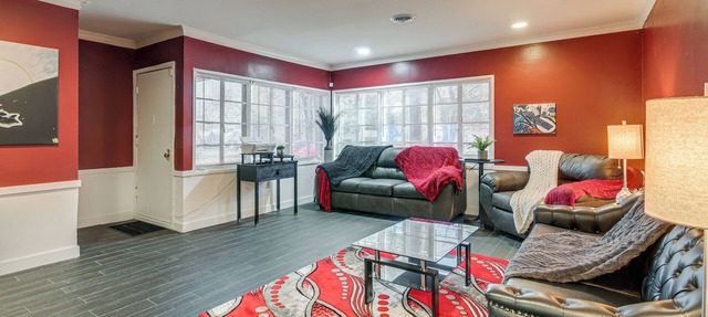 1 Mi to Graceland: Quiet Home w/Private Yard in Memphis