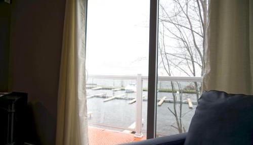 2 Bedroom Harbor Front Condo 9L in Roseneath