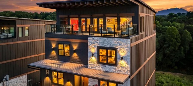 26 Guest - Resort Waterpark - 6 Bedroom - Htd Pool in Pigeon Forge