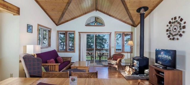 2BR 2BA Ocean View Cabin - 1 min walk to world class beach! in Eastsound