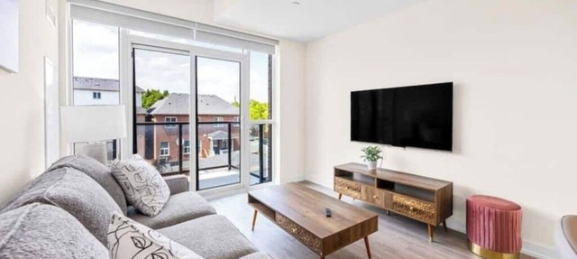 2BR + Den Suite Panoramic Lake Views Parking in Toronto