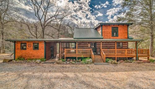 A River Runs Through It - River front | Hot Tub | Pool Table | Fire pit in Blue Ridge