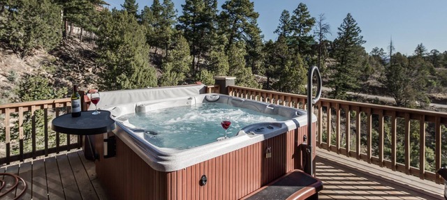Abbey Lodge | Perfect for Large Groups, Hot Tub in Ruidoso