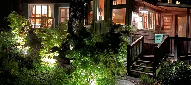 Ahab’s only available with, Captains Cabin it rents for 195, Captains’ 325. in Grapeview