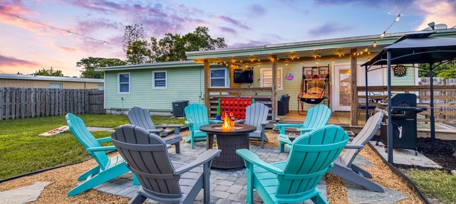 Arcade · Firepit · 2 King Beds + Workspace in Stuart