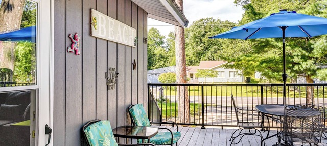 Au Gres Vacation Rental Cabin < 1 Mi to Lake Huron in Au Gres