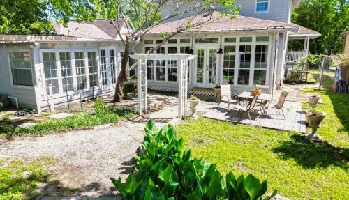 Backyard, Deck & Fire Pit: Conroe Getaway in Conroe