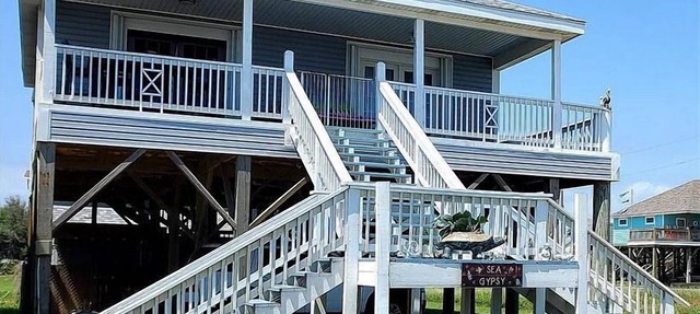 Beachfront Cottage in Cameron
