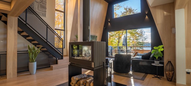 Beautiful and unique Quebec cottage: Le chêne blanc in Entrelacs