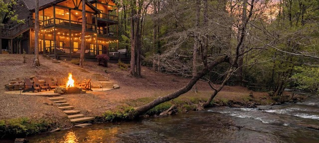 Beautiful Riverfront Cabin in Blue Ridge, GA in Cherry Log