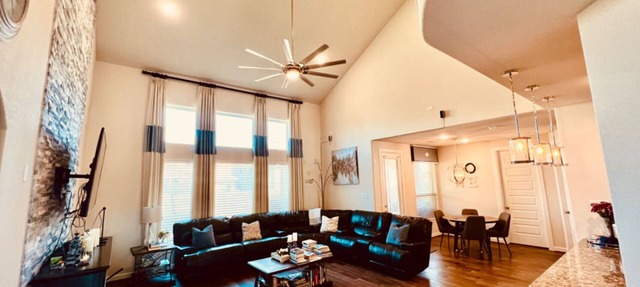 Beautiful Spacious Modern Home in Sugar Land in Richmond