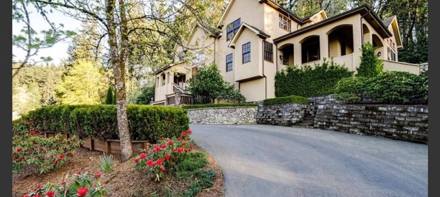 Beautiful university area home in Eugene