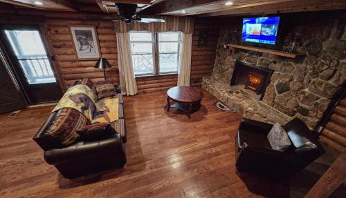 Beaver Creek Cabin - Relax and Enjoy in Knoxville