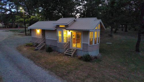 Berry Patch Cottage in Longview
