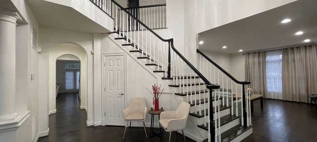 Big Spacious modern house,15 min from DC, GMU, Tyson's Corner in Springfield