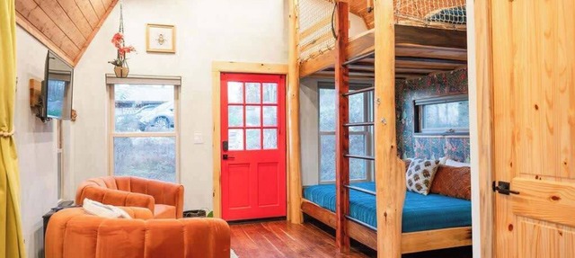 Blackbird: Artsy Chattanooga Tiny Cabin @ Talking Water in Chattanooga