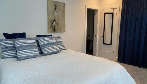 Blue Studio at Navarra Gardens in Willamina