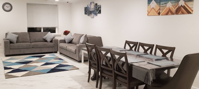 Brand New home with mountain views and starry sky in Sandy