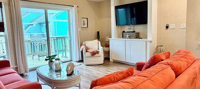 Break Time 3 BR, 3.5 Bath, Mini-Waterpark, Pool, Gym, Linens Provided, Sleeps 7 in Kill Devil Hills