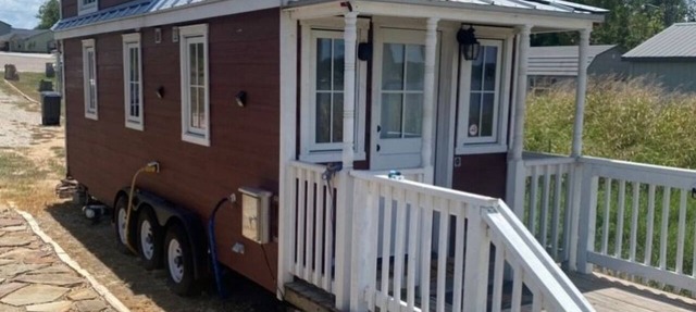 Casa Rosa Waterfront Tiny Home Lake Conroe Retreat Beautiful Sunsets in Willis