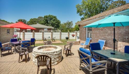 Centrally Located Hampton Home: 6 Mi to Downtown! in Hampton