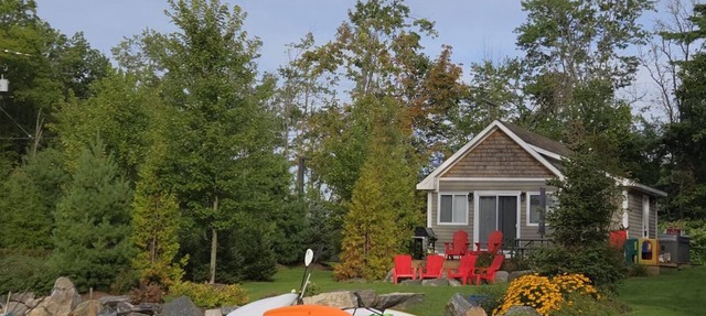 Charming 2 Bdrm Cabin/Bunkie on Lake Muskoka waterfront with postcard views. in Gravenhurst