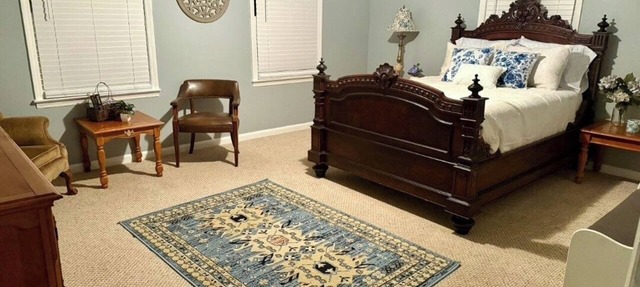 Charming, convenient, & affordable house near Flint. Sleeps 12 comfortably! in Bainbridge
