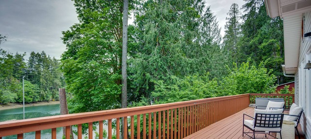 Charming Grapeview Cottage w/ Deck + Cove Access! in Grapeview