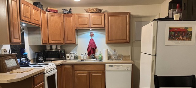 Charming, quiet, duplex apartment in Everett