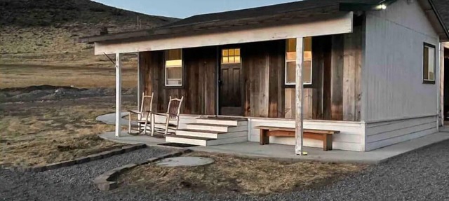 Charming Studio Cottage on 52 - acre farm! in Klamath Falls