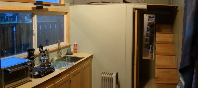 Charming tiny house bungalow at Nugents Corner with WiFi & Baker Mt close by. in Everson