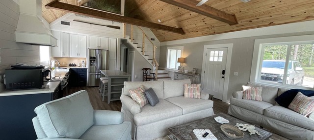 CHARMING WATERFRONT HOUSE, BOAT DOCK, 3 MILES TO OWA, 15 MILES TO ORANGE BEACH in Elberta