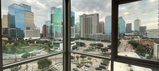 Cityscape Views at America Airline Center W/Free Parking/Stars, Mavs, Concerts in Dallas