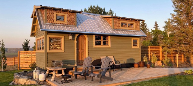 Classy Hillside Tiny House in Monarch