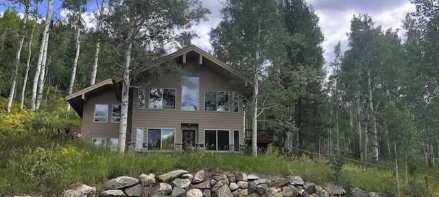 Close to town cabin w/Hot Tub in Steamboat Springs in Steamboat Springs