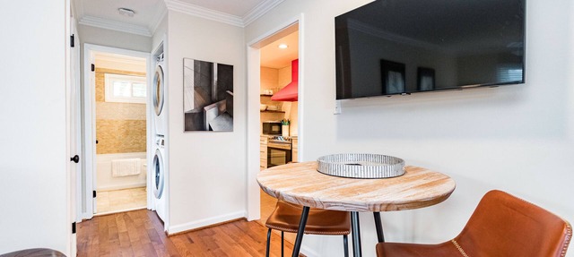 Comfortable and Quiet Condo near the Village and NC State in Raleigh