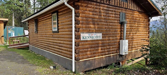 Comfortable Log Cabin with Stunning Views and a Private Deck in McCarthy, Alaska in McCarthy