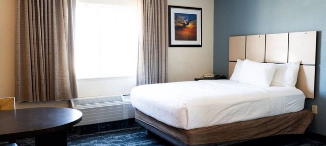 Coratel Suites Extend Stay MSP Airport-Deluxe Queen Studio Suites Kitchenette NS in Richfield