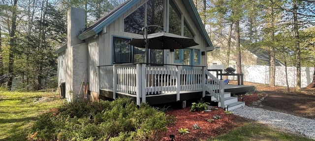 Cozy A-frame cabin just a short walk to town. in Ogunquit