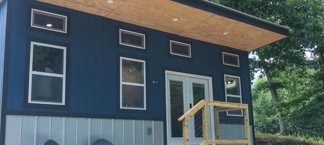 Cozy Clemson TIny House Cabin in Seneca