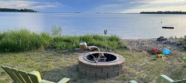 Cozy Lake Front Home with private beach on Leech in Walker