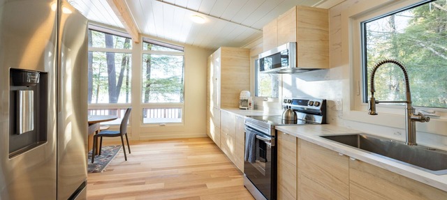 Cozy Waterfront Muskoka Cabin in Lake of Bays