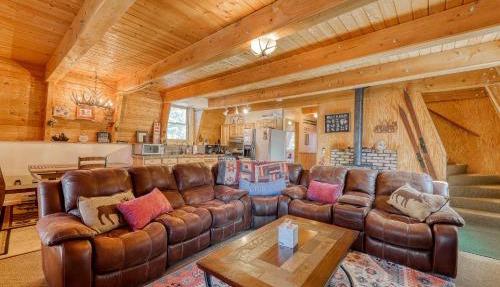 Cozy Woodland Cabin in Brian Head